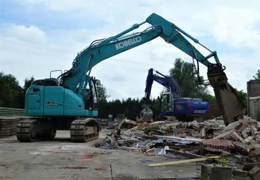 Construction waste need to be loaded into a large skip bin from cheap skip bins townsville service